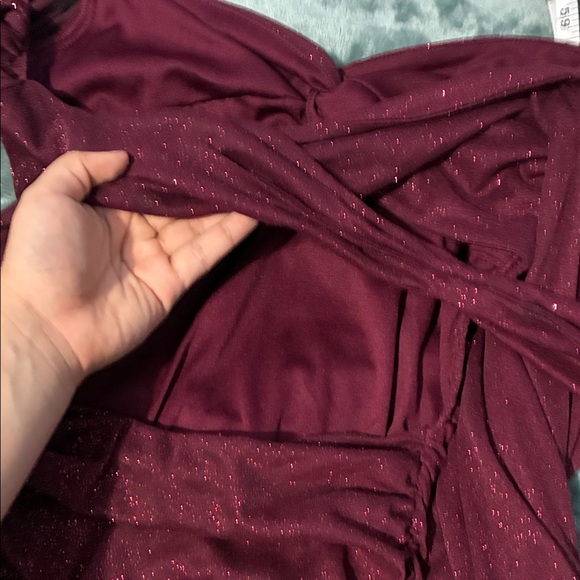 Elegant Burgundy Off-Shoulder Dress - Picture 3 of 3